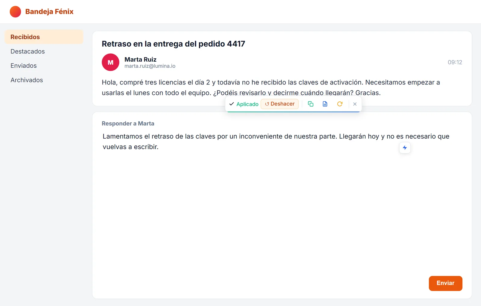 Borrador de respuesta suavizado por la IA dentro del cuadro de respuesta